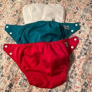 2 Fuzzibunz cloth diapers with 3 inserts